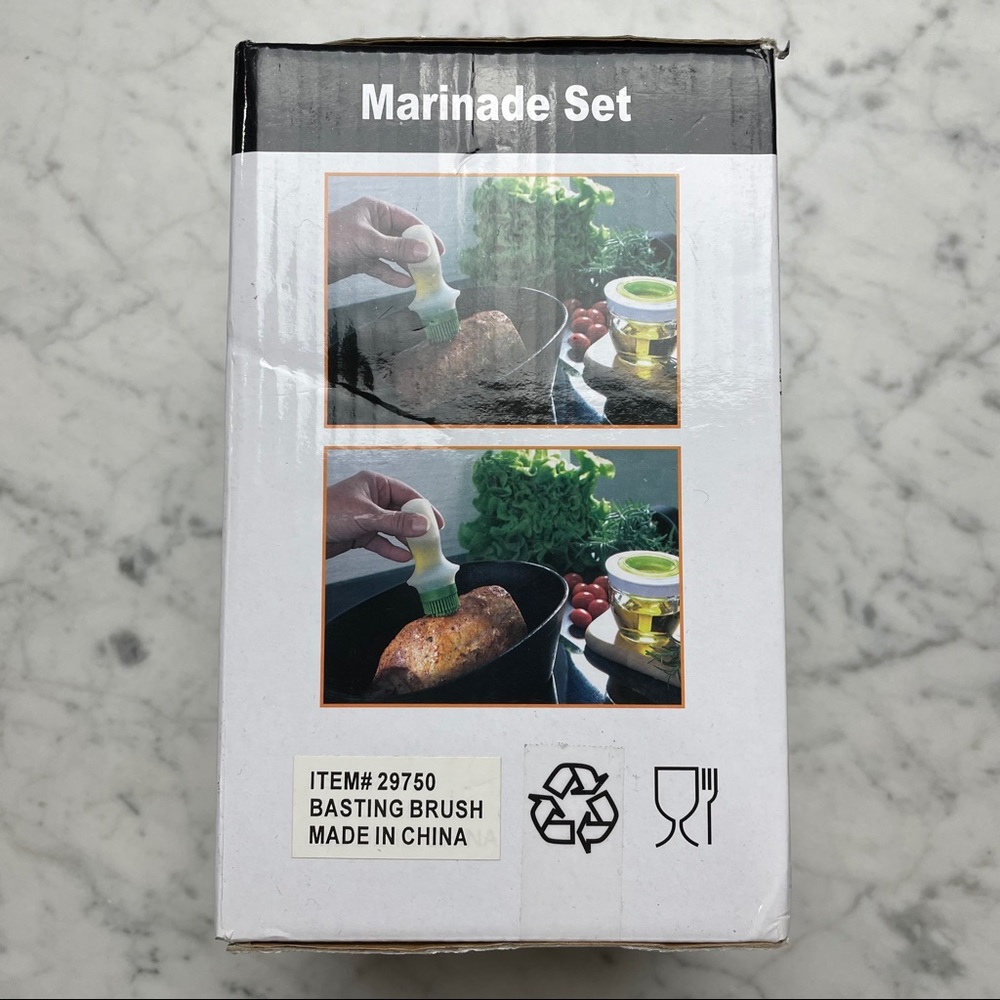NWT 2 Piece Marinade Set Basting Brush Glass Jar
